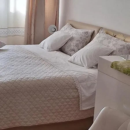 Klara Apartment *