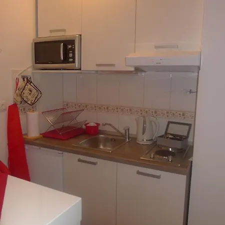 Klara Apartment *