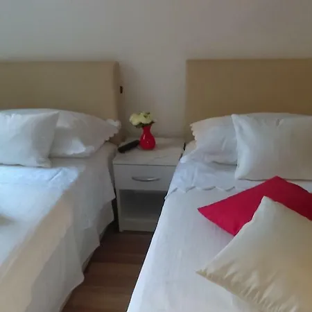 Klara Apartment *